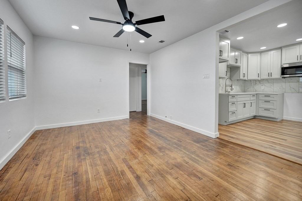 3712 Amelia Dr - Photo 5 of 23