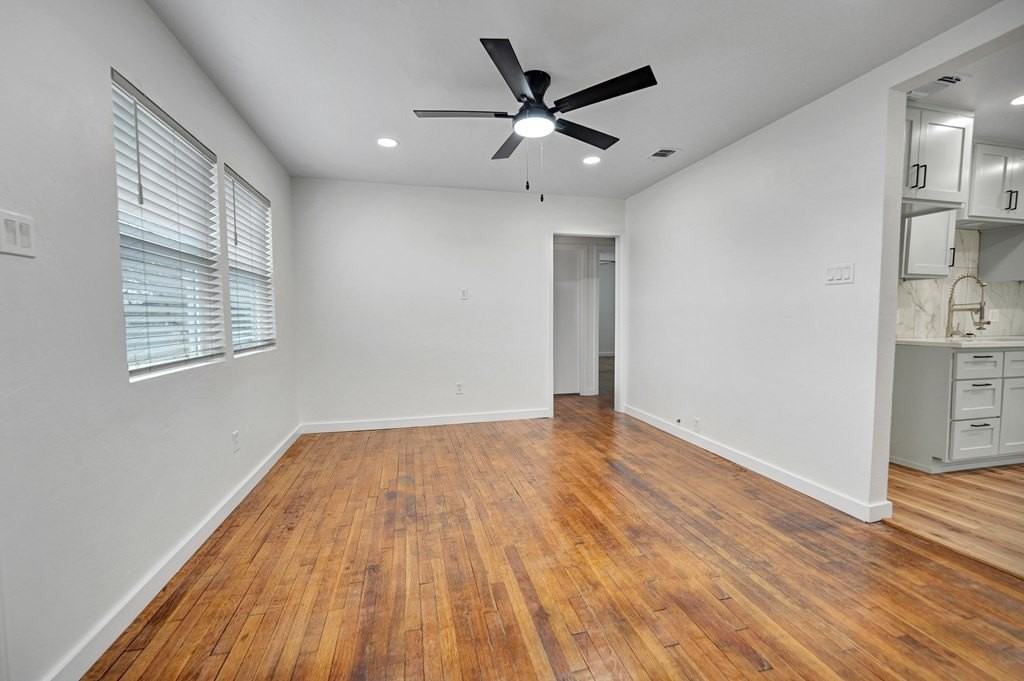 3712 Amelia Dr - Photo 6 of 23