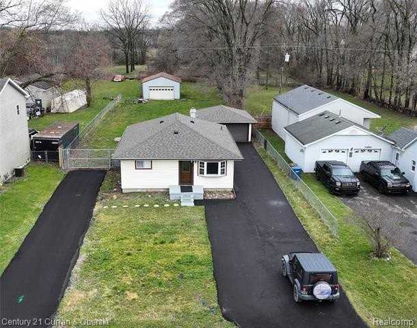 17528 Sumpter Rd - Photo 2 of 30