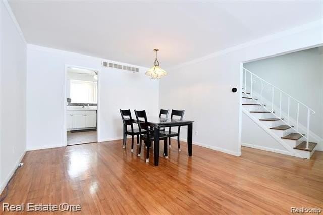 509 Fox Hills Dr N - Photo 3 of 13