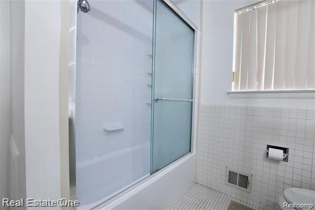 509 Fox Hills Dr N - Photo 6 of 13