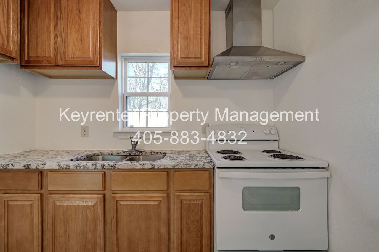 2709 N Fonshill Ave - Photo 7 of 27