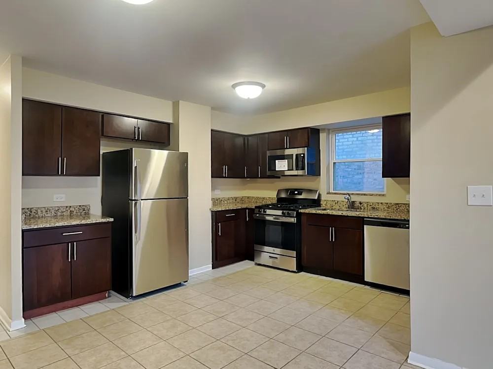 2728 Wesley Avenue - Photo 3 of 7