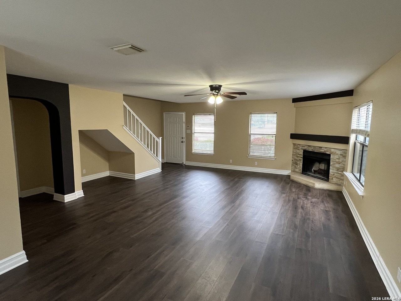 1115 Arrowhead Trl - Photo 4 of 13