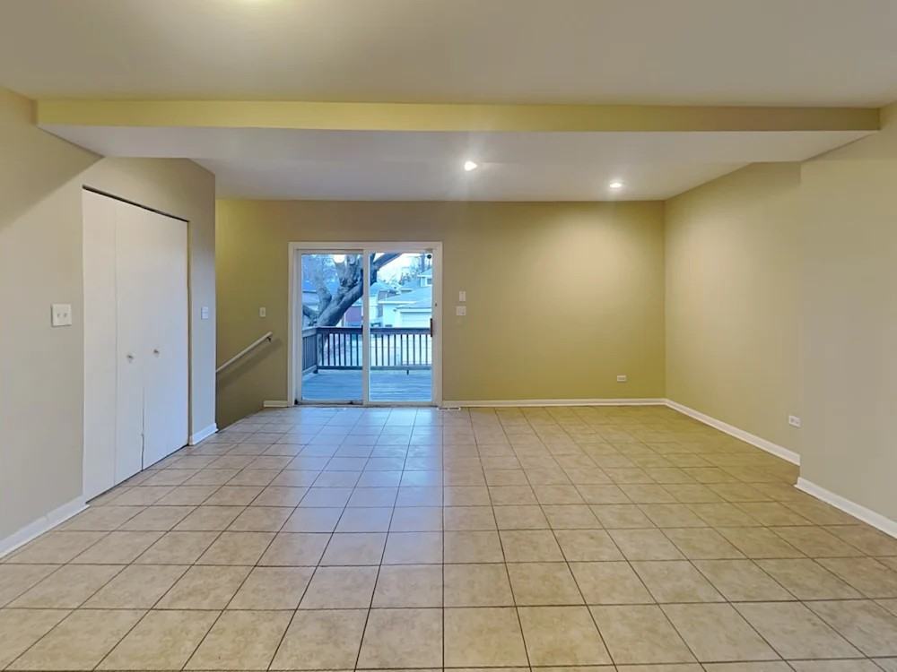 2728 Wesley Avenue - Photo 4 of 7
