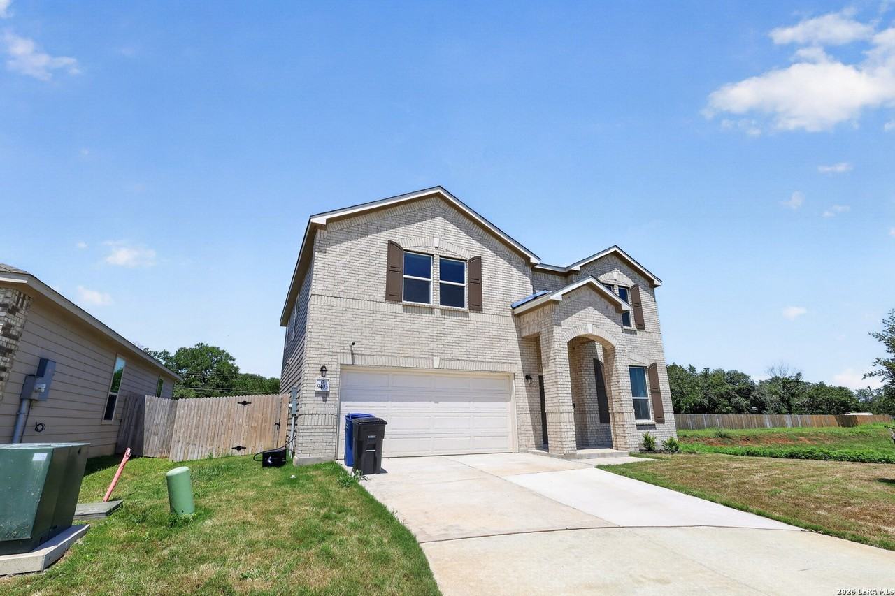 9403 Hinterlands Dr - Photo 2 of 29