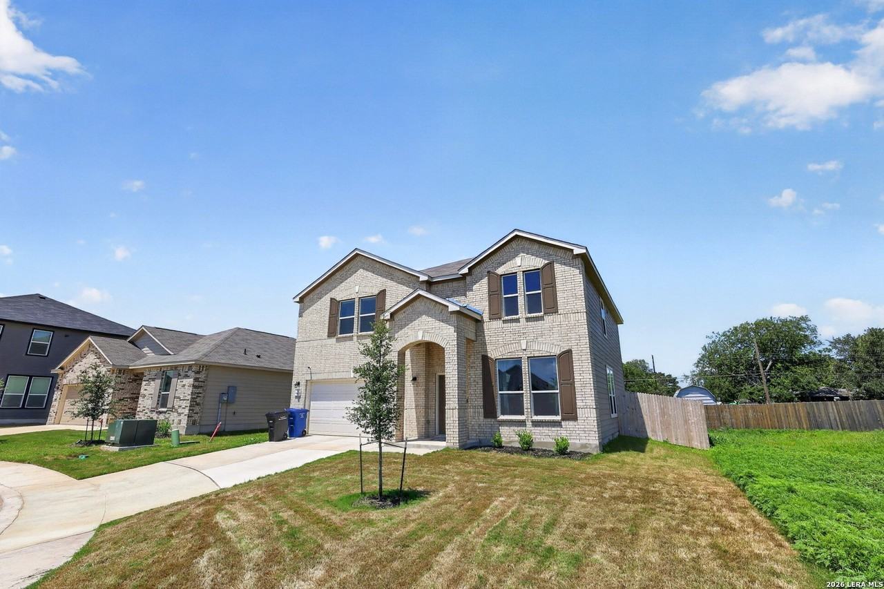 9403 Hinterlands Dr - Photo 3 of 29