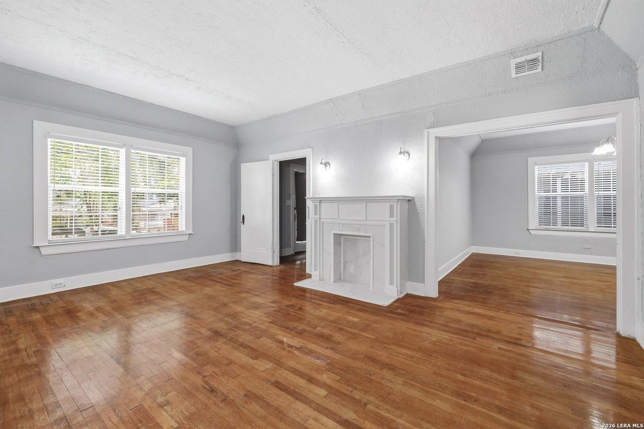 527 Fulton Ave #2 - Photo 3 of 20