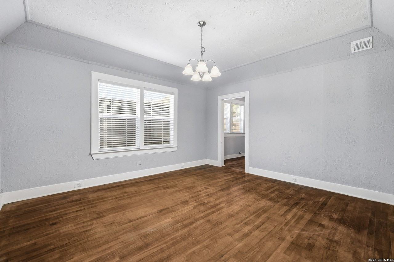 527 Fulton Ave #2 - Photo 5 of 20