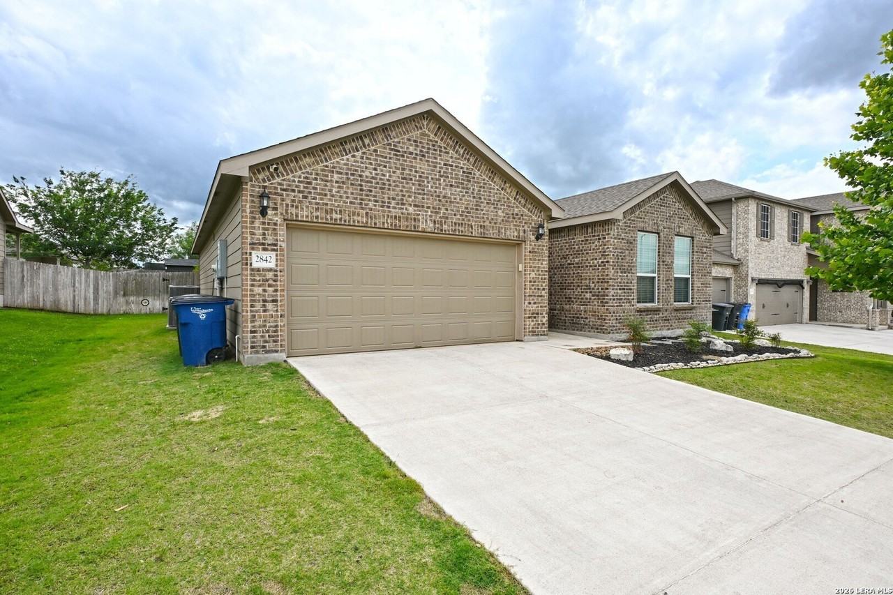 2842 Ridge Berry Rd - Photo 4 of 31