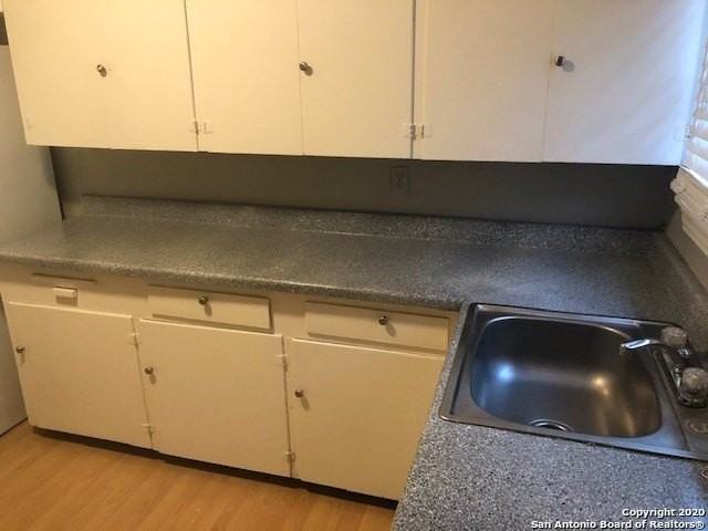 726 E Grayson St #4 - Photo 4 of 14