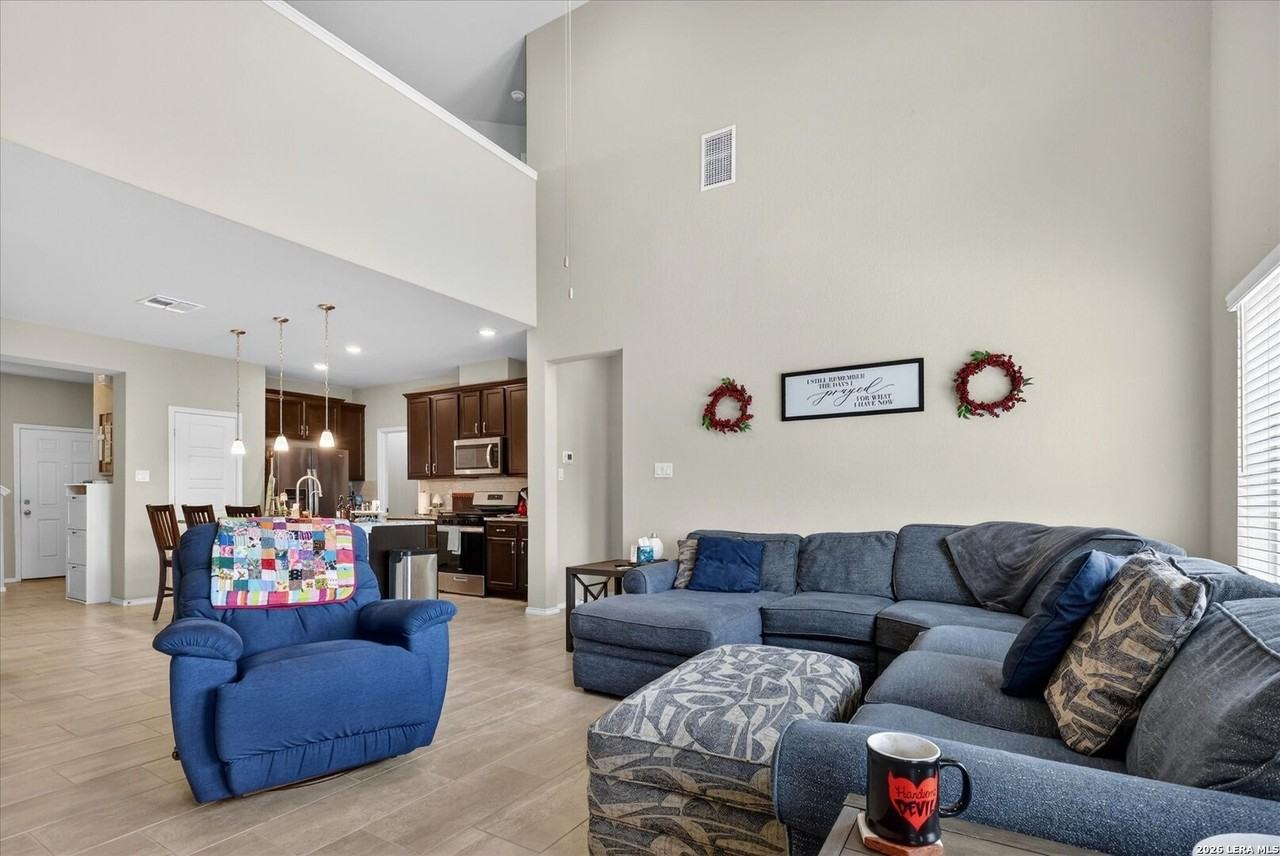 237 Hinsdale Run - Photo 7 of 26