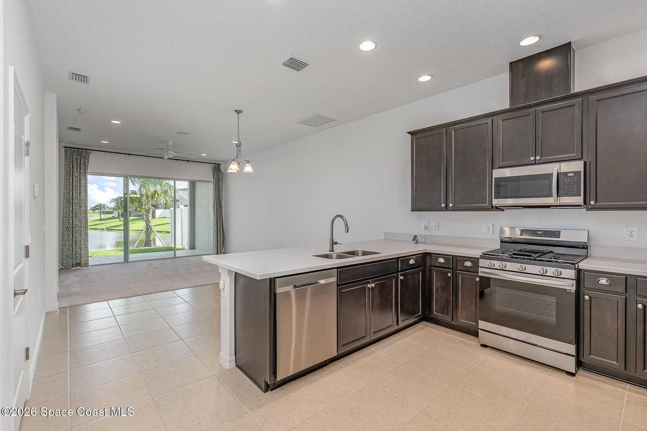2688 Avalonia Dr - Photo 7 of 33