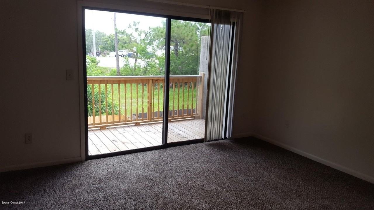 292 W Towne Pl - Photo 5 of 8