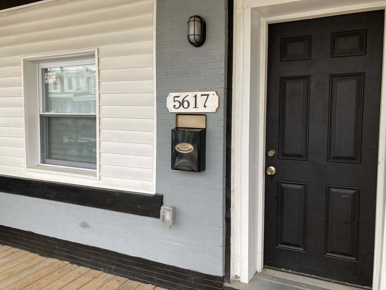 5617 Lansdowne Ave #1 - Photo 3 of 39
