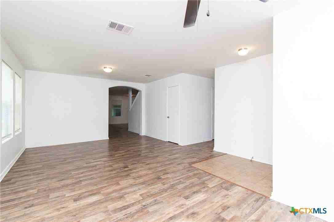 9007 Sandyford Ct - Photo 2 of 27