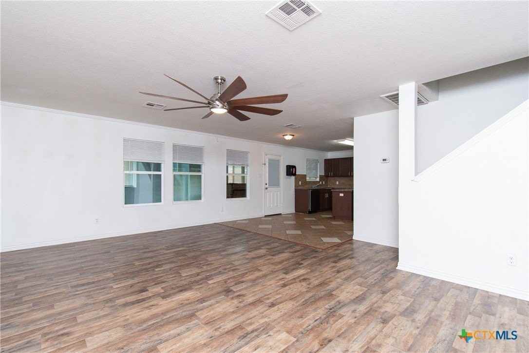 9007 Sandyford Ct - Photo 5 of 27