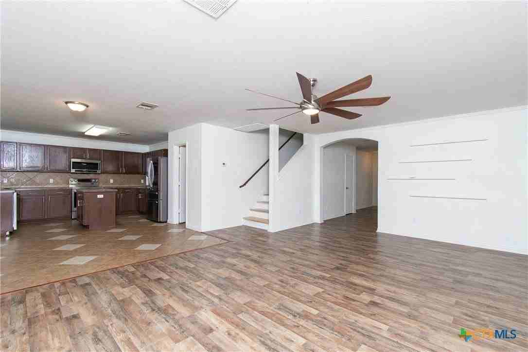9007 Sandyford Ct - Photo 6 of 27