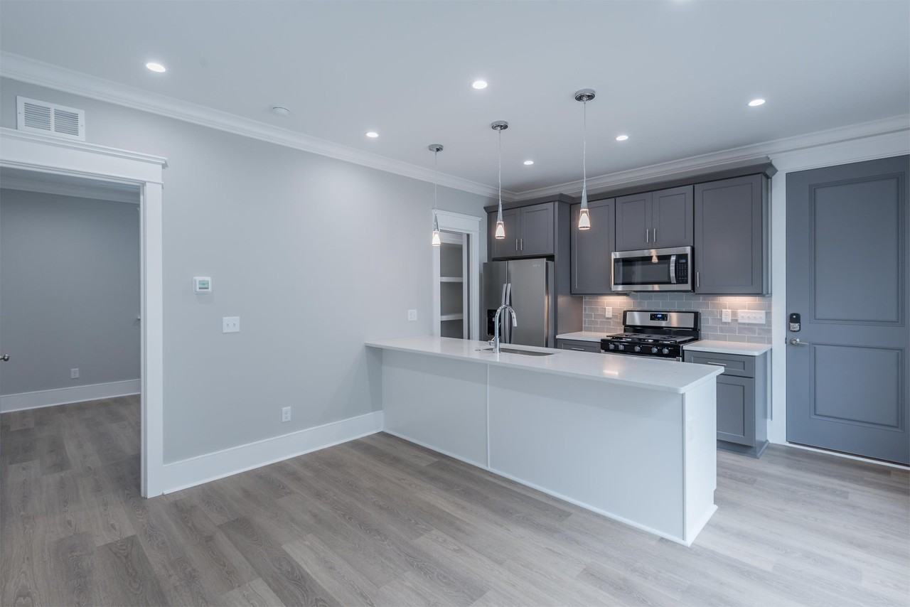 3 Sanctuary Ct #3-201 - Photo 4 of 16