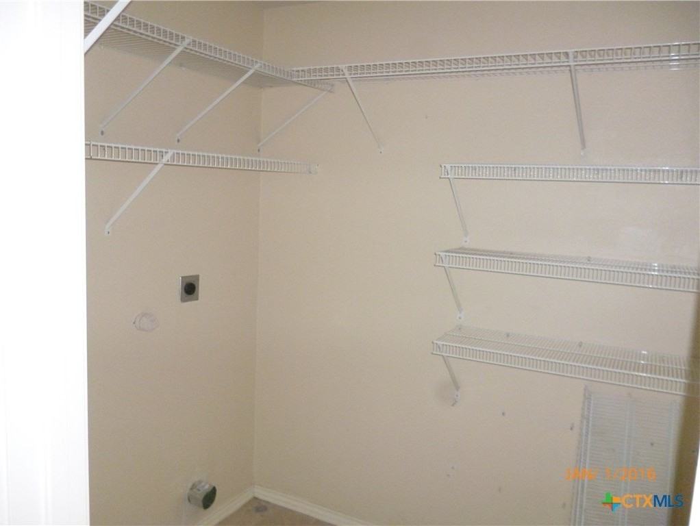 2667 Hunt St - Photo 4 of 33