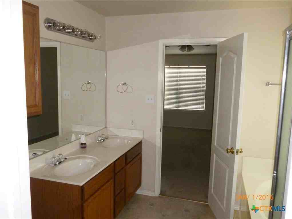 2667 Hunt St - Photo 7 of 33