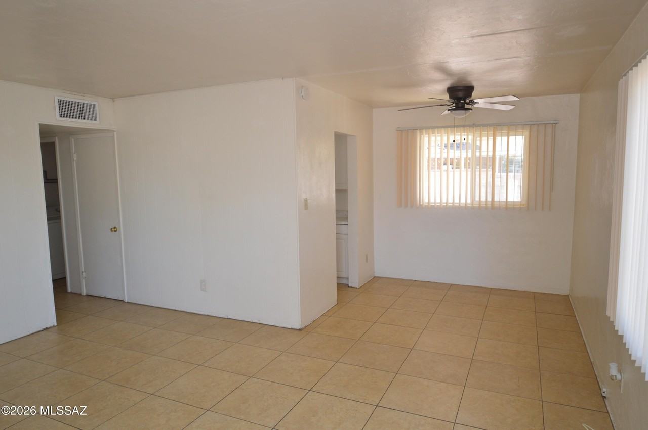 4650 E 19th St - Photo 2 of 10