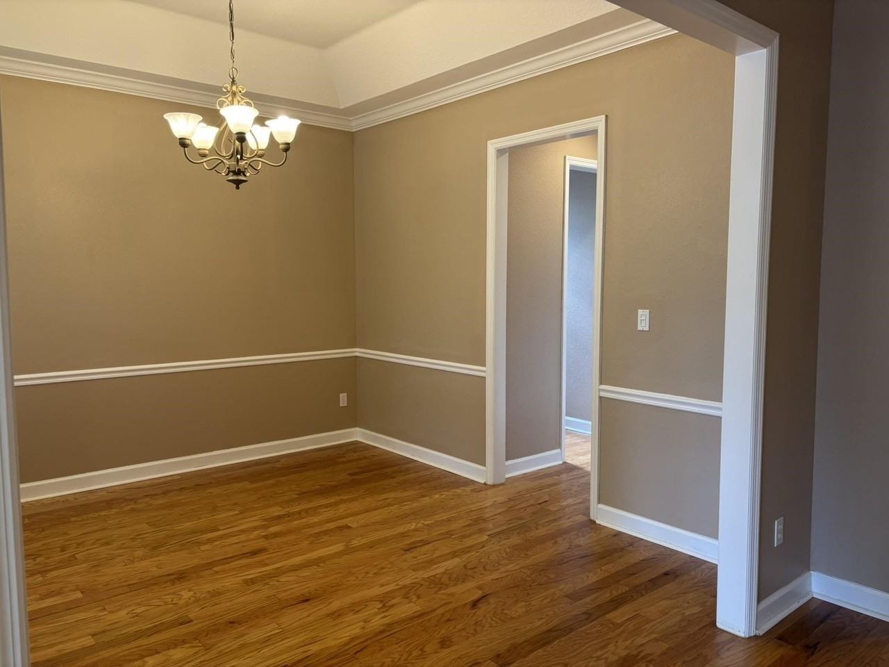 3722 Longfellow Rd - Photo 6 of 39