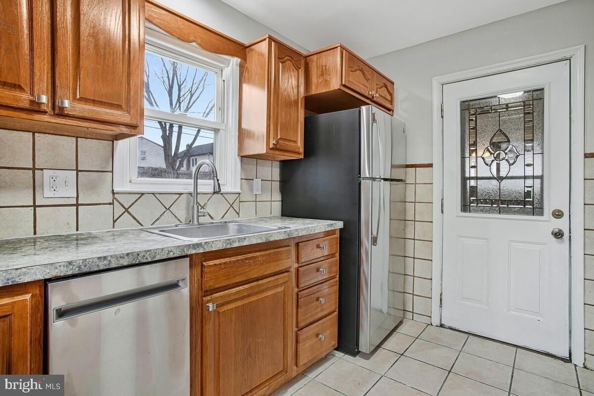 119 W Edgevale Rd - Photo 4 of 37