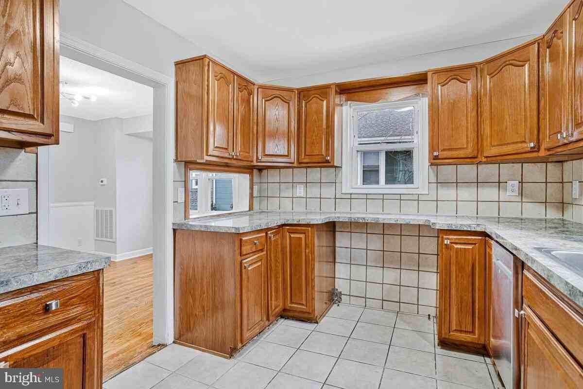 119 W Edgevale Rd - Photo 7 of 37