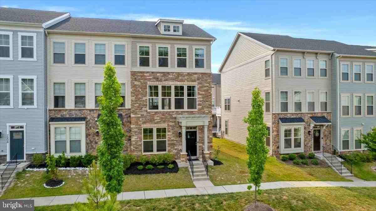 7210 Hartley Ln - Photo 3 of 37