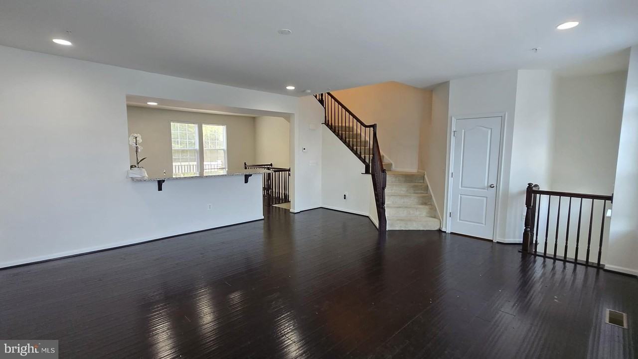 12298 Sandstone St - Photo 5 of 21