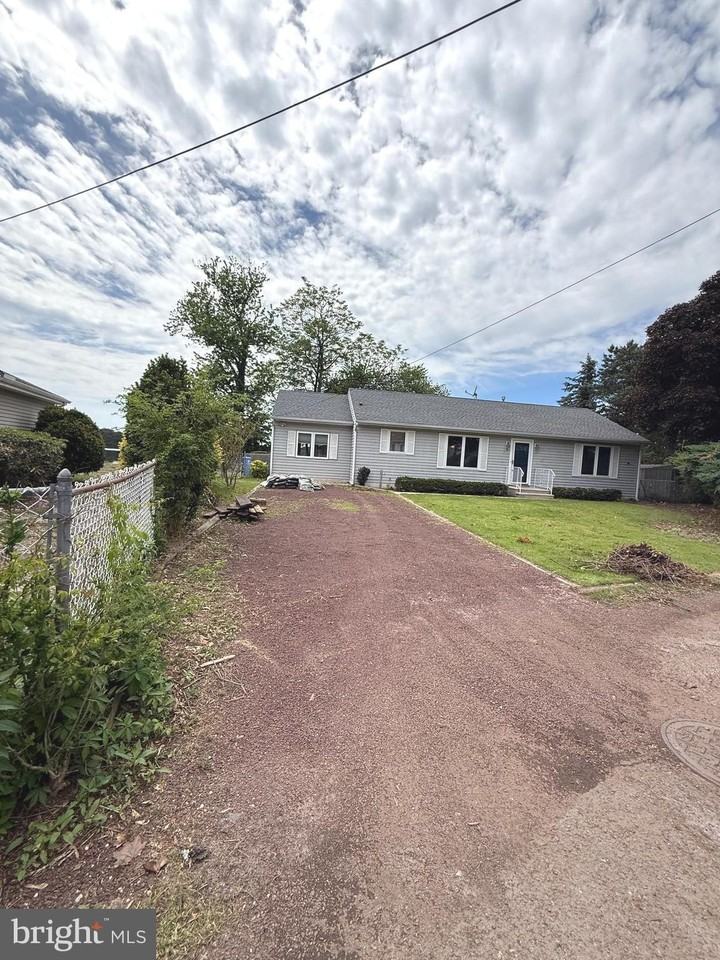 9 Piegan Ln - Photo 3 of 43