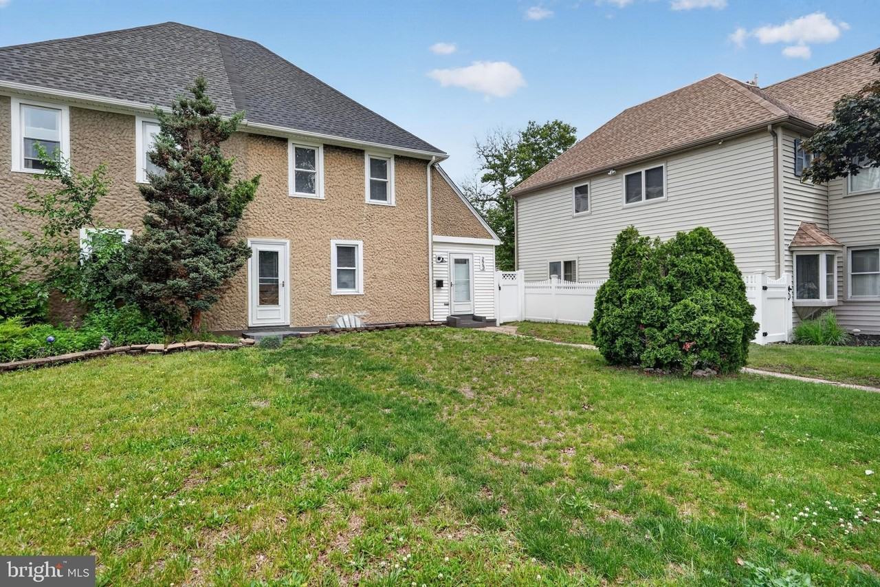 223 Noreg Pl - Photo 2 of 36