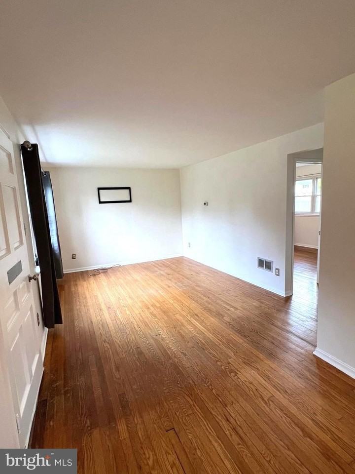 1907 Columbia Ave - Photo 2 of 24