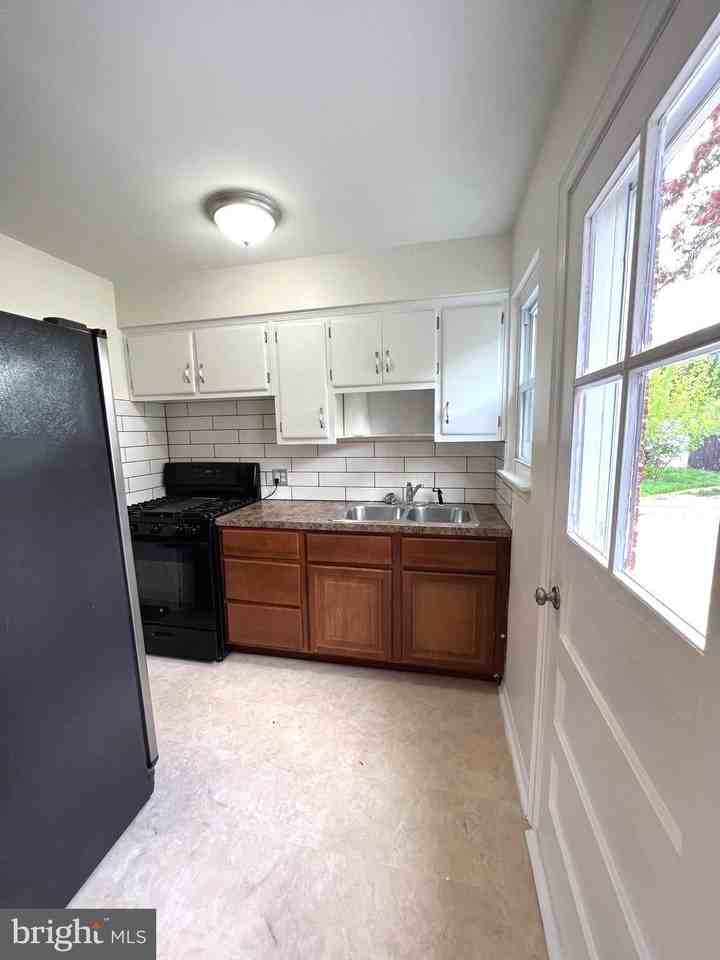 1907 Columbia Ave - Photo 7 of 24