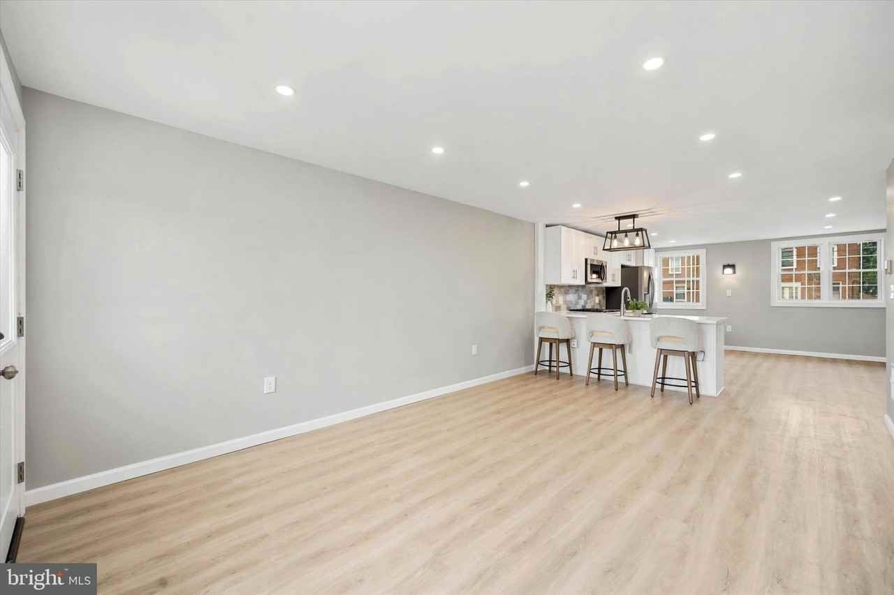 925 Maple Ave - Photo 5 of 25