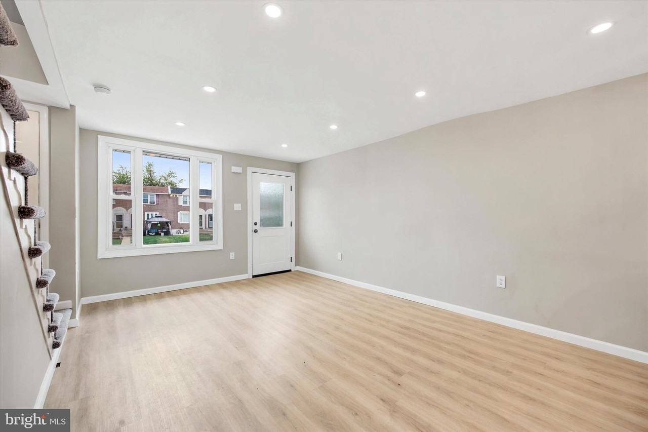 925 Maple Ave - Photo 6 of 25