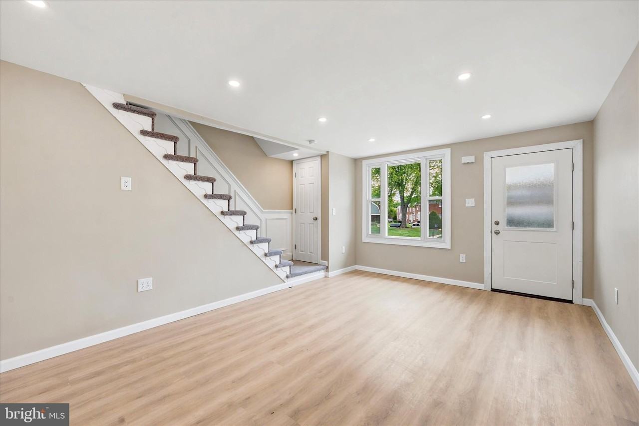 925 Maple Ave - Photo 7 of 25