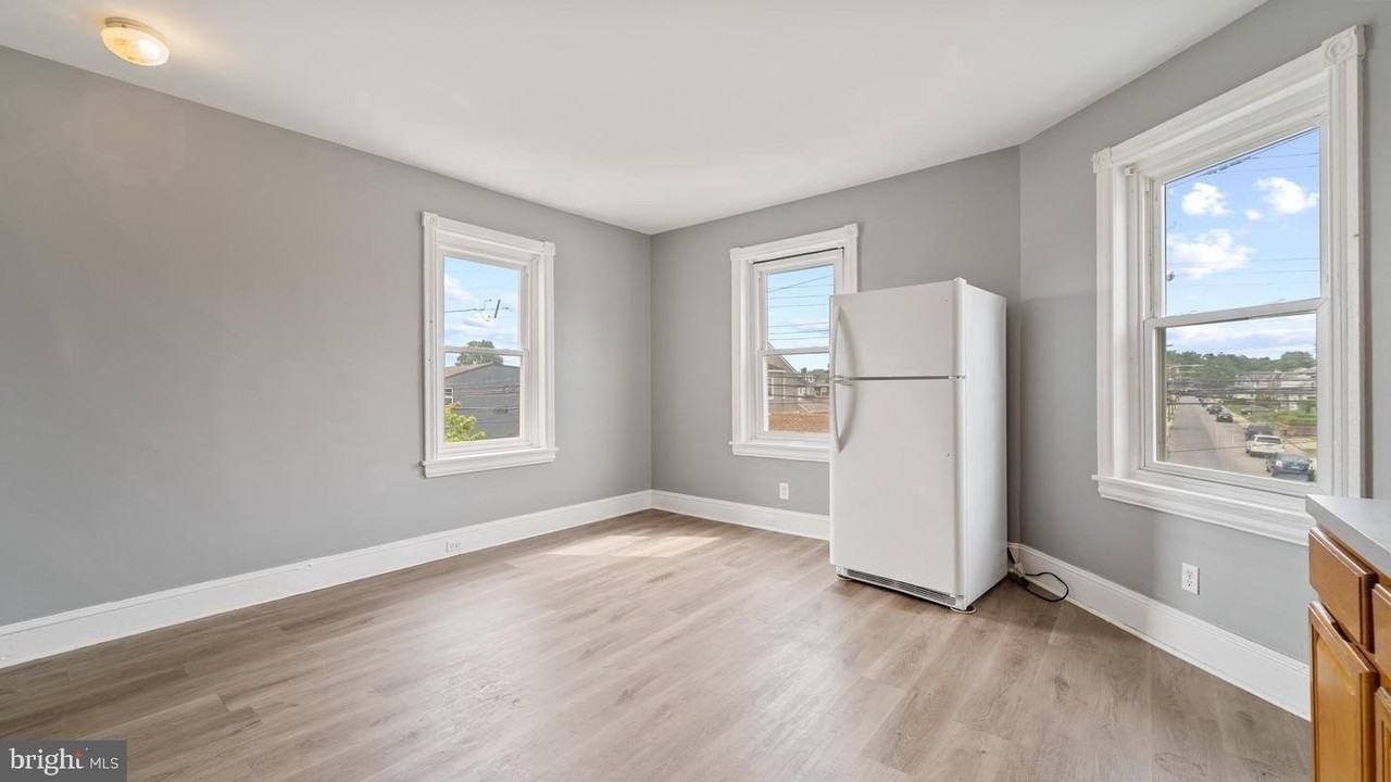 203 S Springfield Rd #17 - Photo 4 of 19