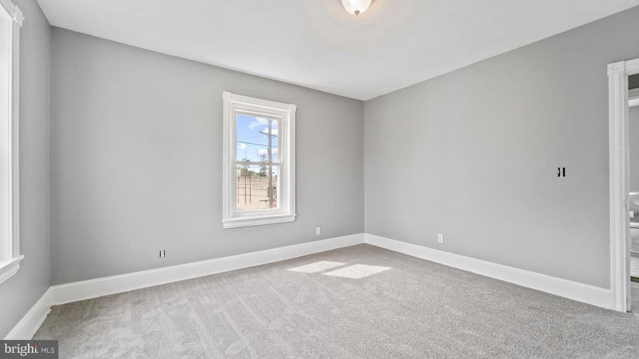203 S Springfield Rd #17 - Photo 6 of 19