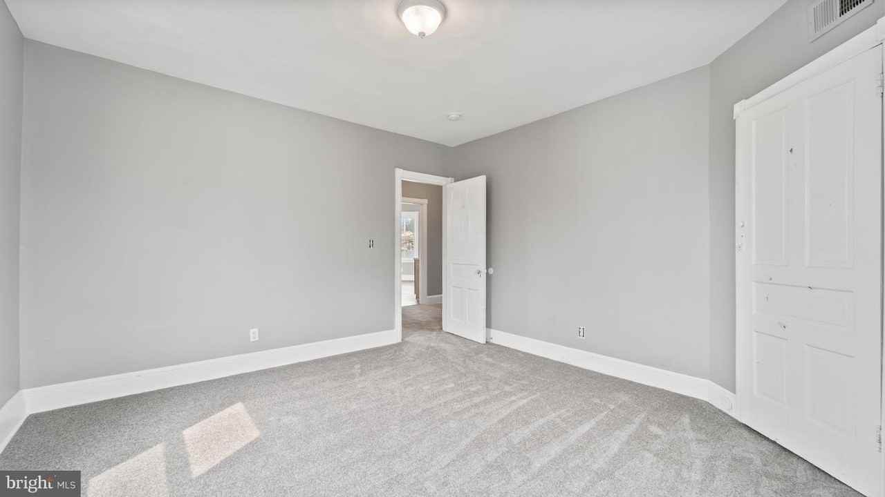 203 S Springfield Rd #17 - Photo 7 of 19