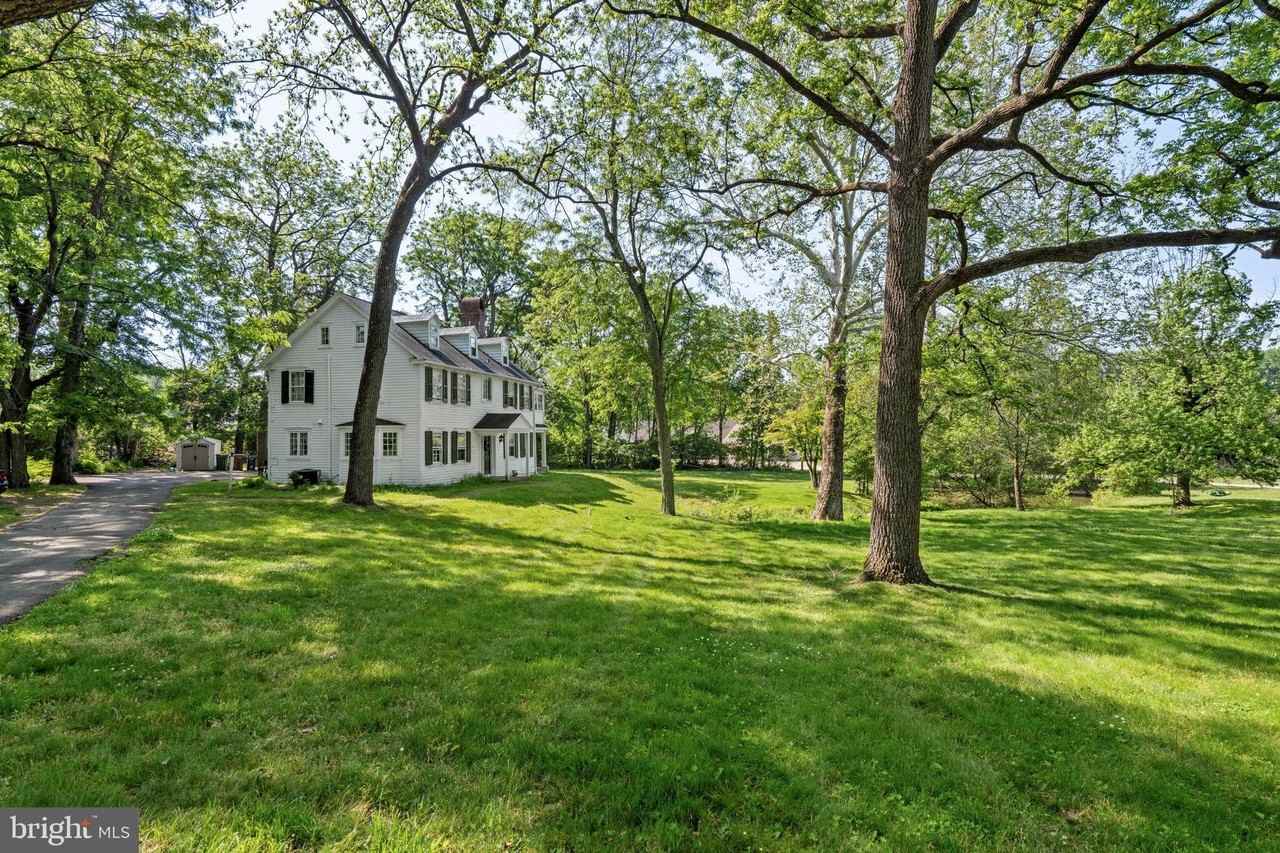 1404 E Butler Pike - Photo 4 of 15