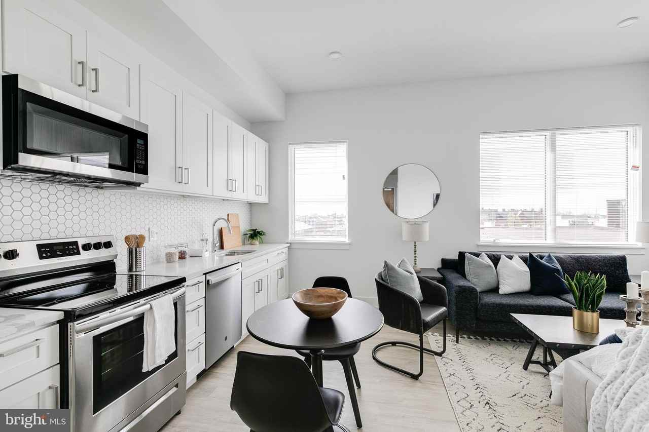 2201 Washington Ave #301 - Photo 5 of 16