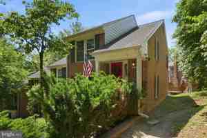 featured image of 2528 S Walter Reed Dr #5