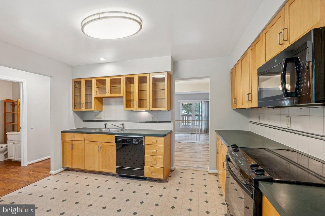 2917 Village Spring Ln - Photo 6 of 37