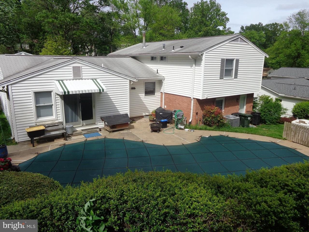 7011 Hadlow Dr - Photo 5 of 36