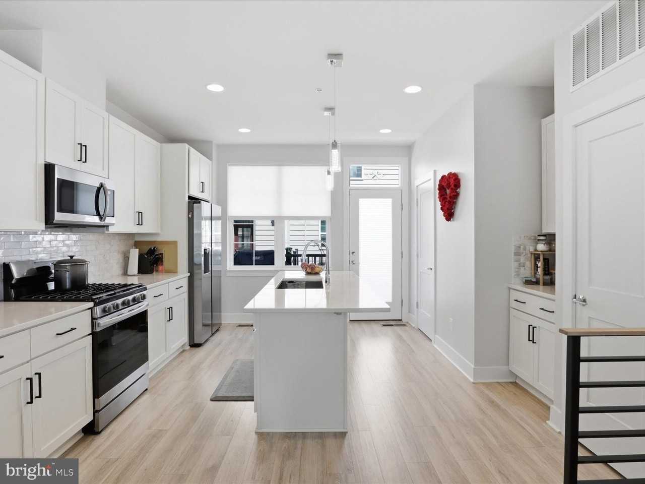 7356 Blade Dr - Photo 5 of 47