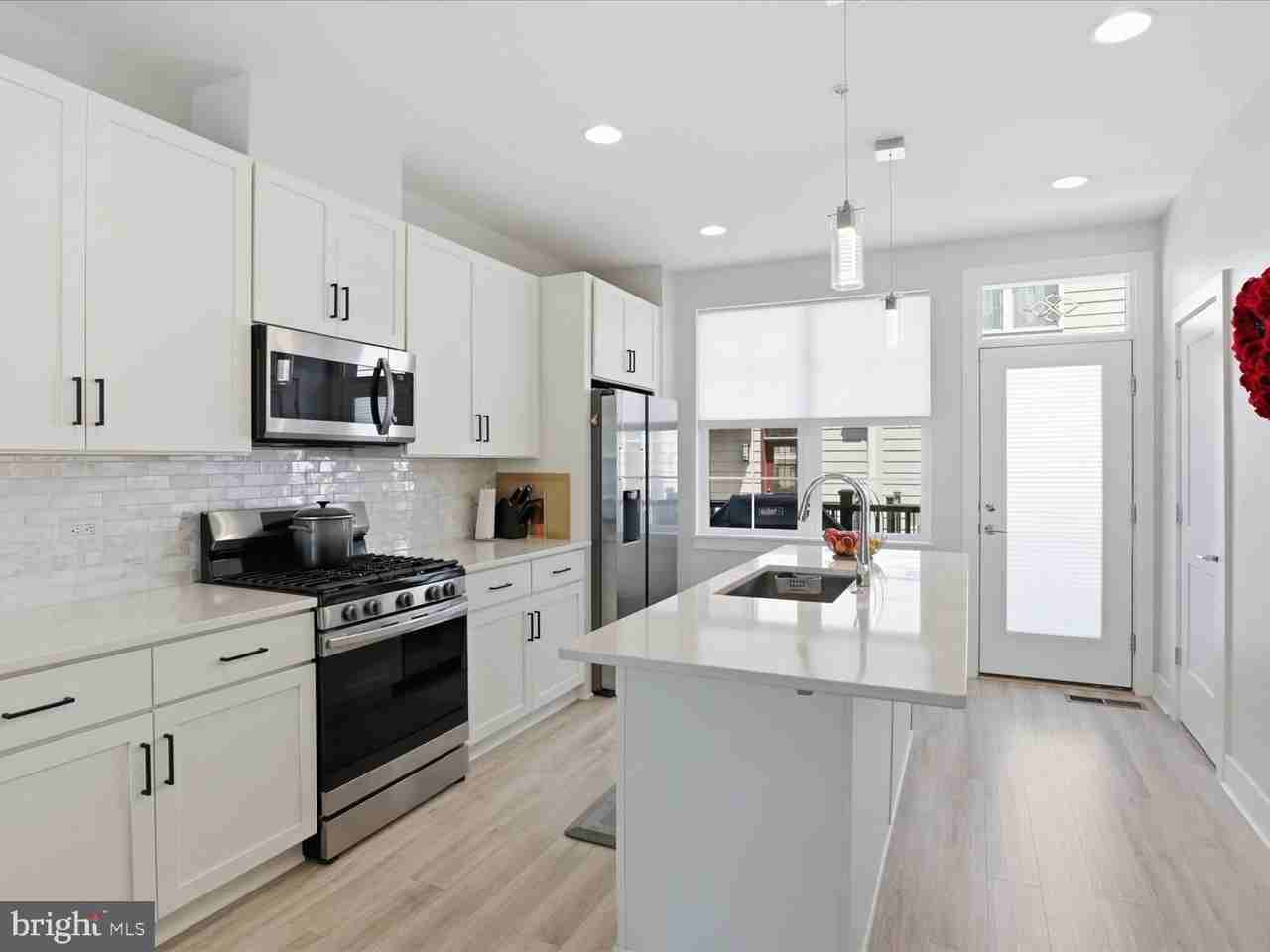 7356 Blade Dr - Photo 6 of 47