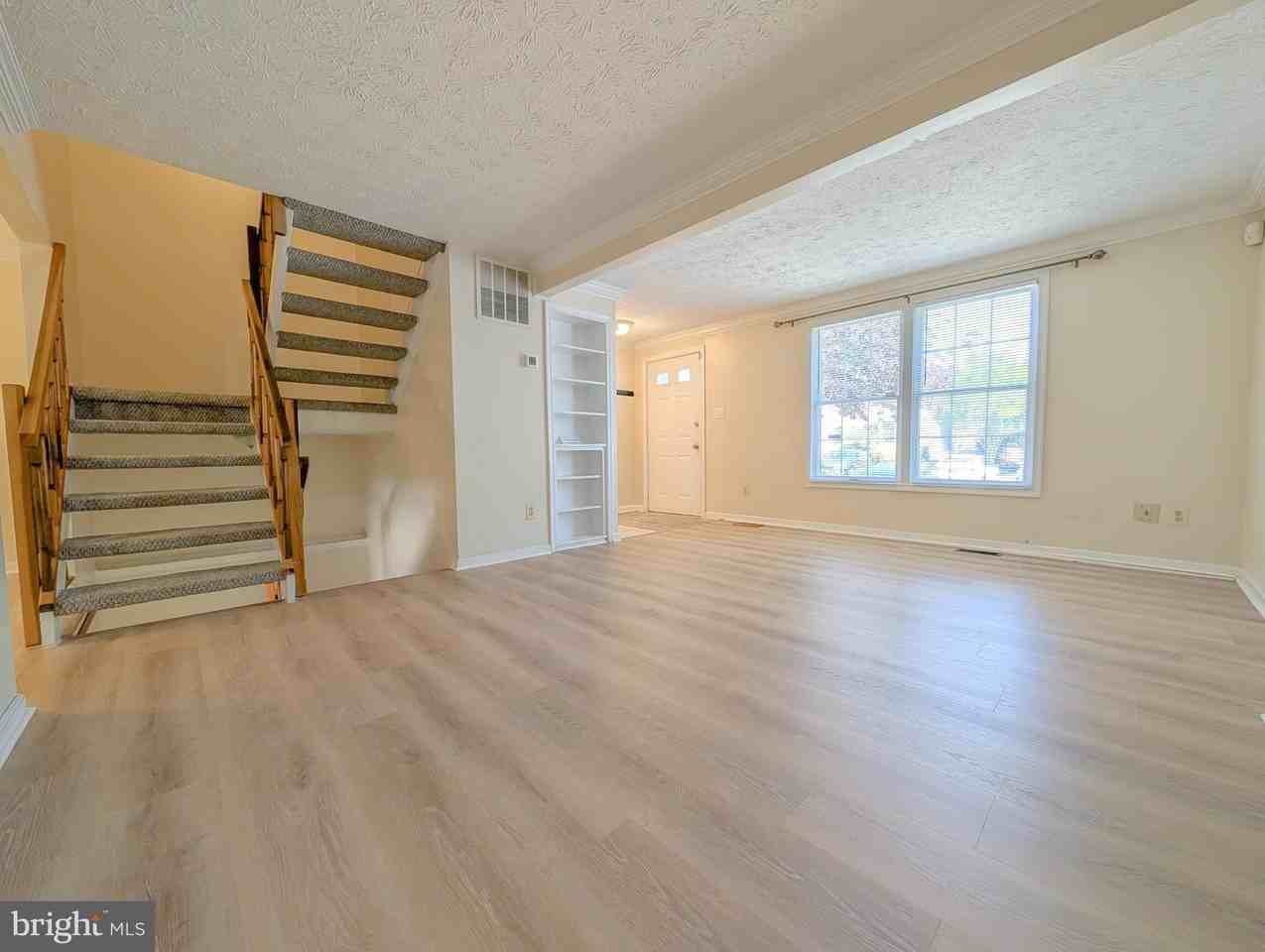 7993 Tyson Oaks Cir - Photo 3 of 23