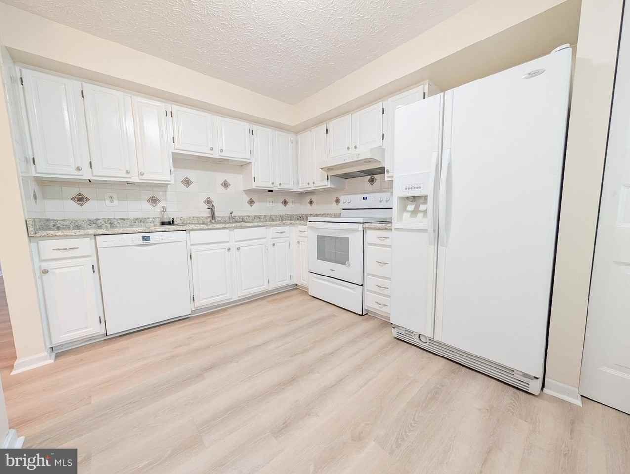 7993 Tyson Oaks Cir - Photo 6 of 23